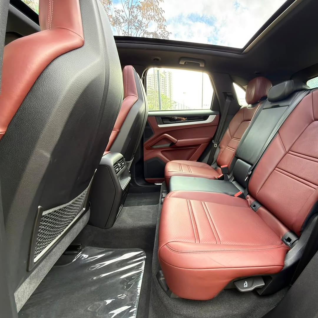 PORSCHE CAYENNE E-HYBRID - Imagem 17