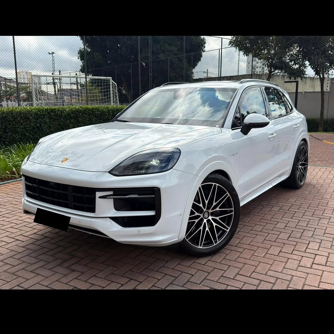 PORSCHE CAYENNE E-HYBRID - Imagem 5