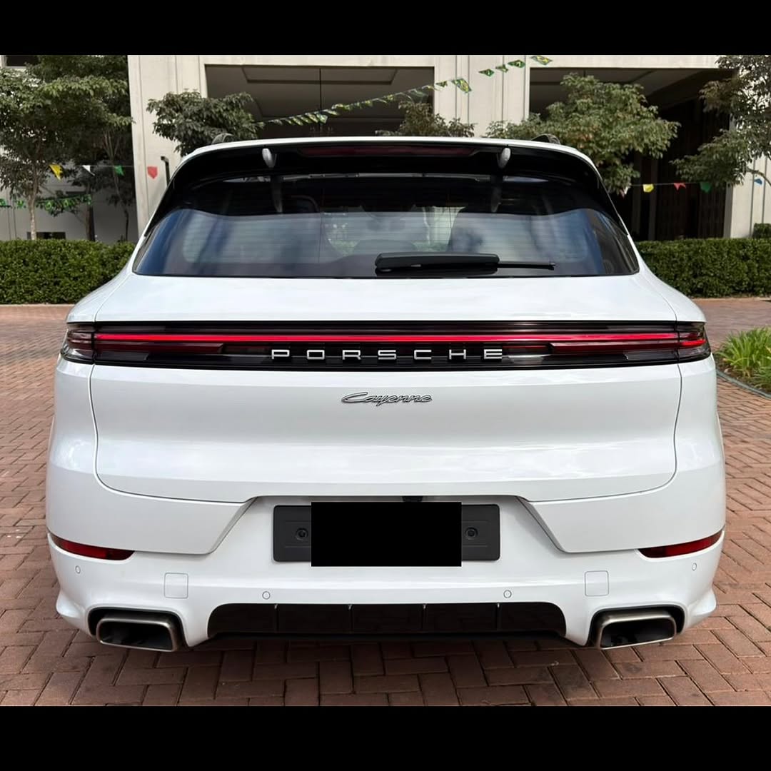 PORSCHE CAYENNE E-HYBRID - Imagem 7