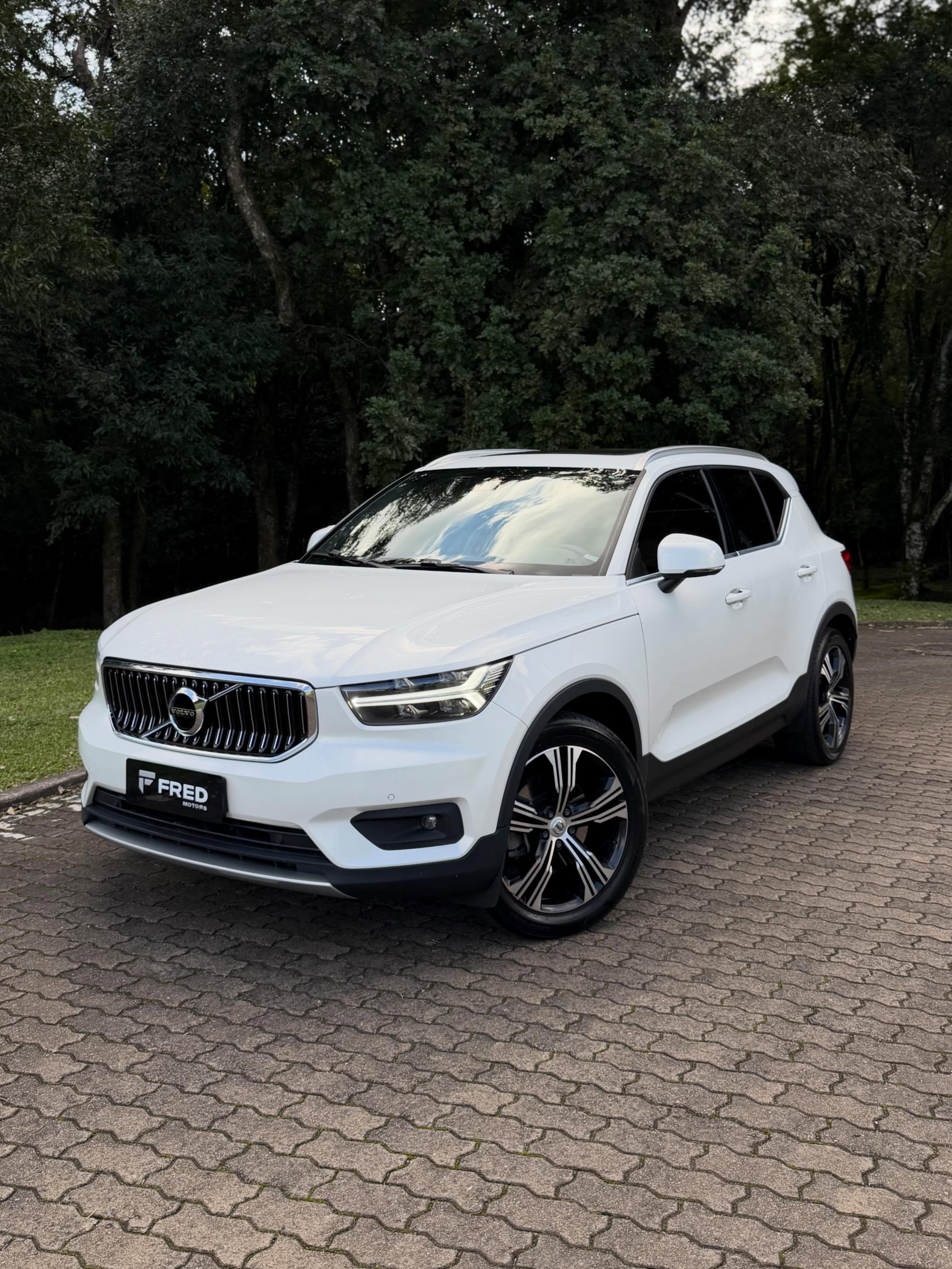 VOLVO XC 40 T-4 INSCRIPTION - Imagem 1