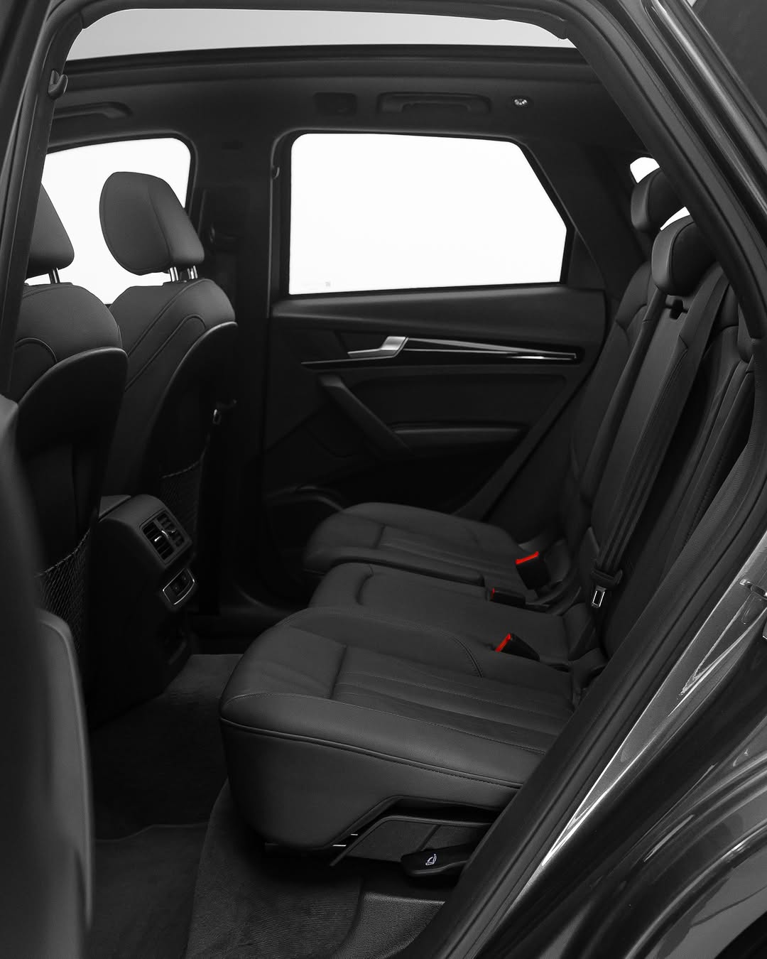AUDI Q5 S-LINE PERFORMANCE BLACK PHEV - Imagem 5
