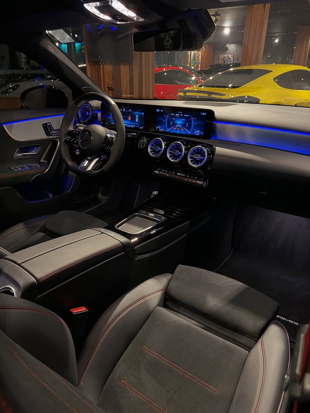 MERCEDES-BENZ A45S AMG - Imagem 12