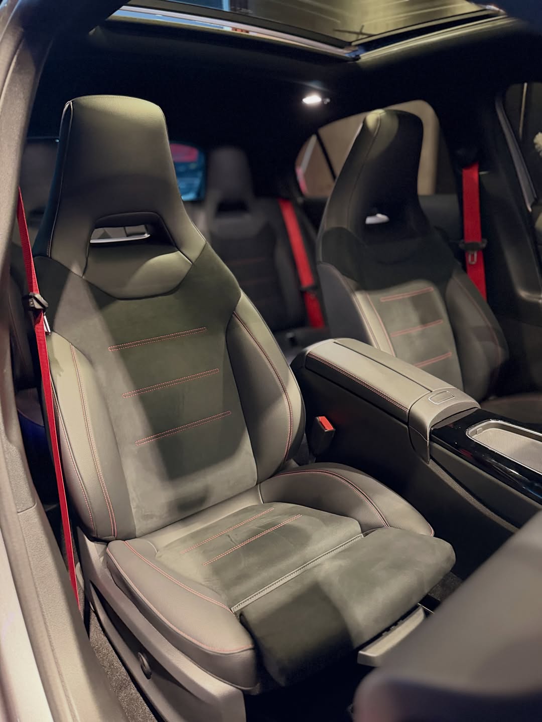 MERCEDES-BENZ A45S AMG - Imagem 16