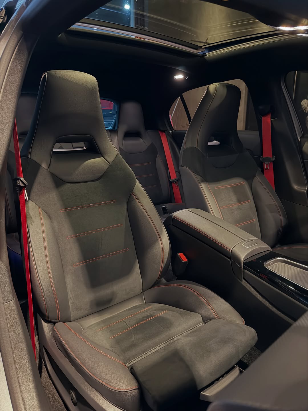 MERCEDES-BENZ A45S AMG - Imagem 17