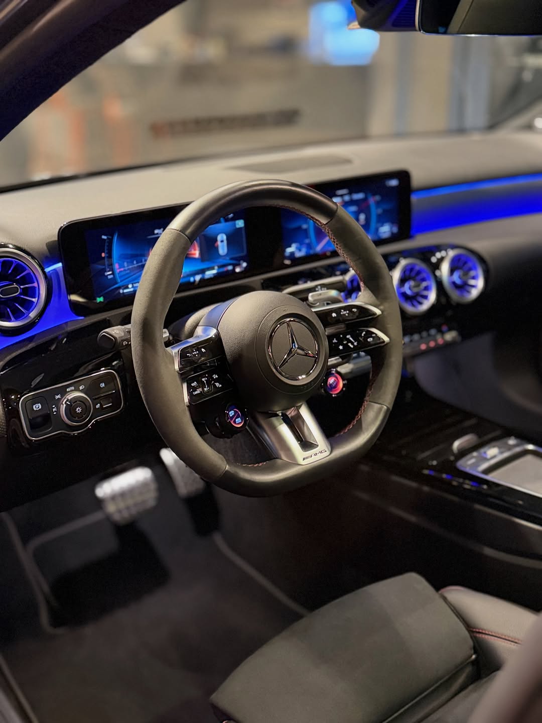 MERCEDES-BENZ A45S AMG - Imagem 19