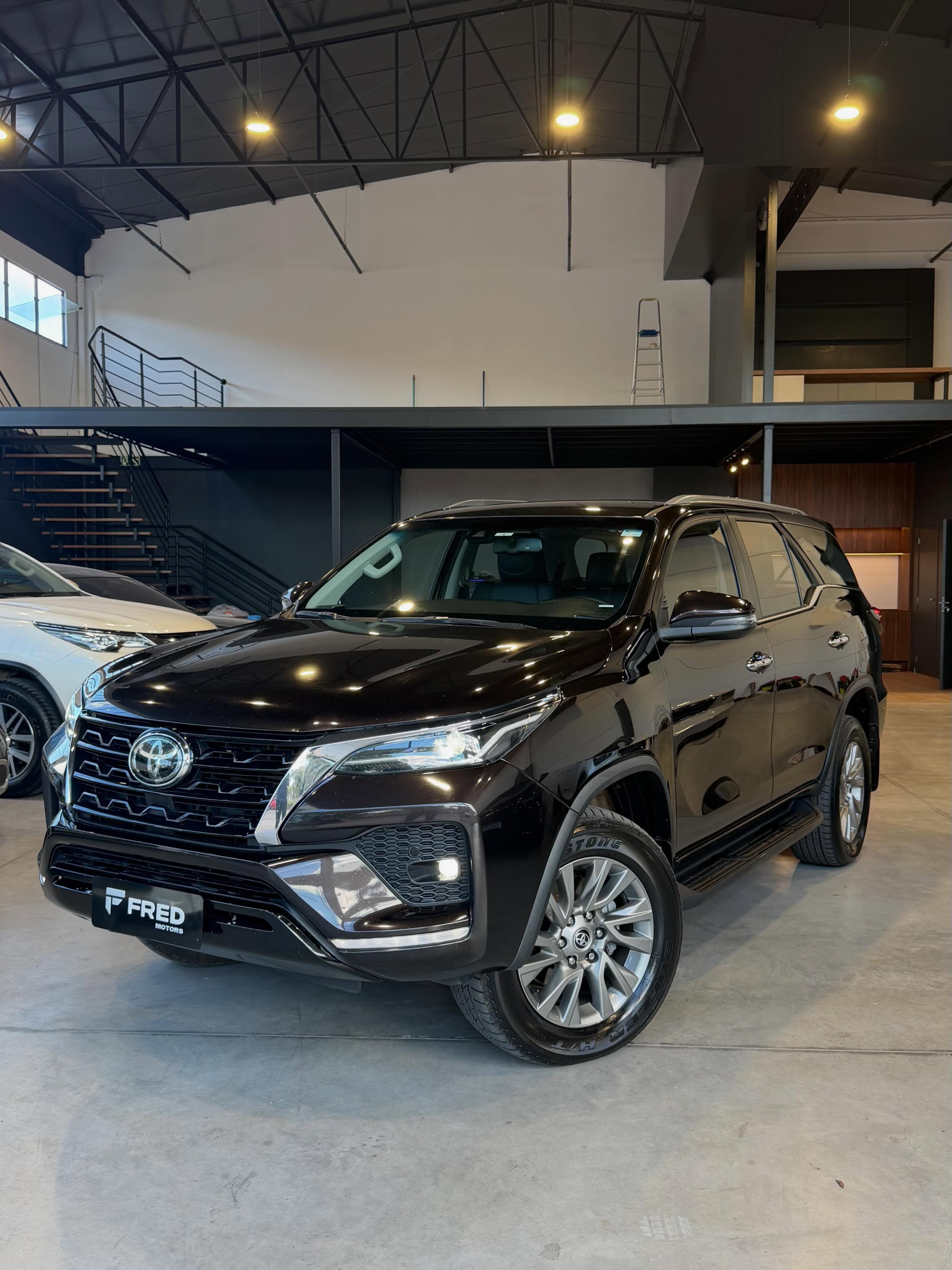 TOYOTA HILUX SW4 SRX - Imagem 1