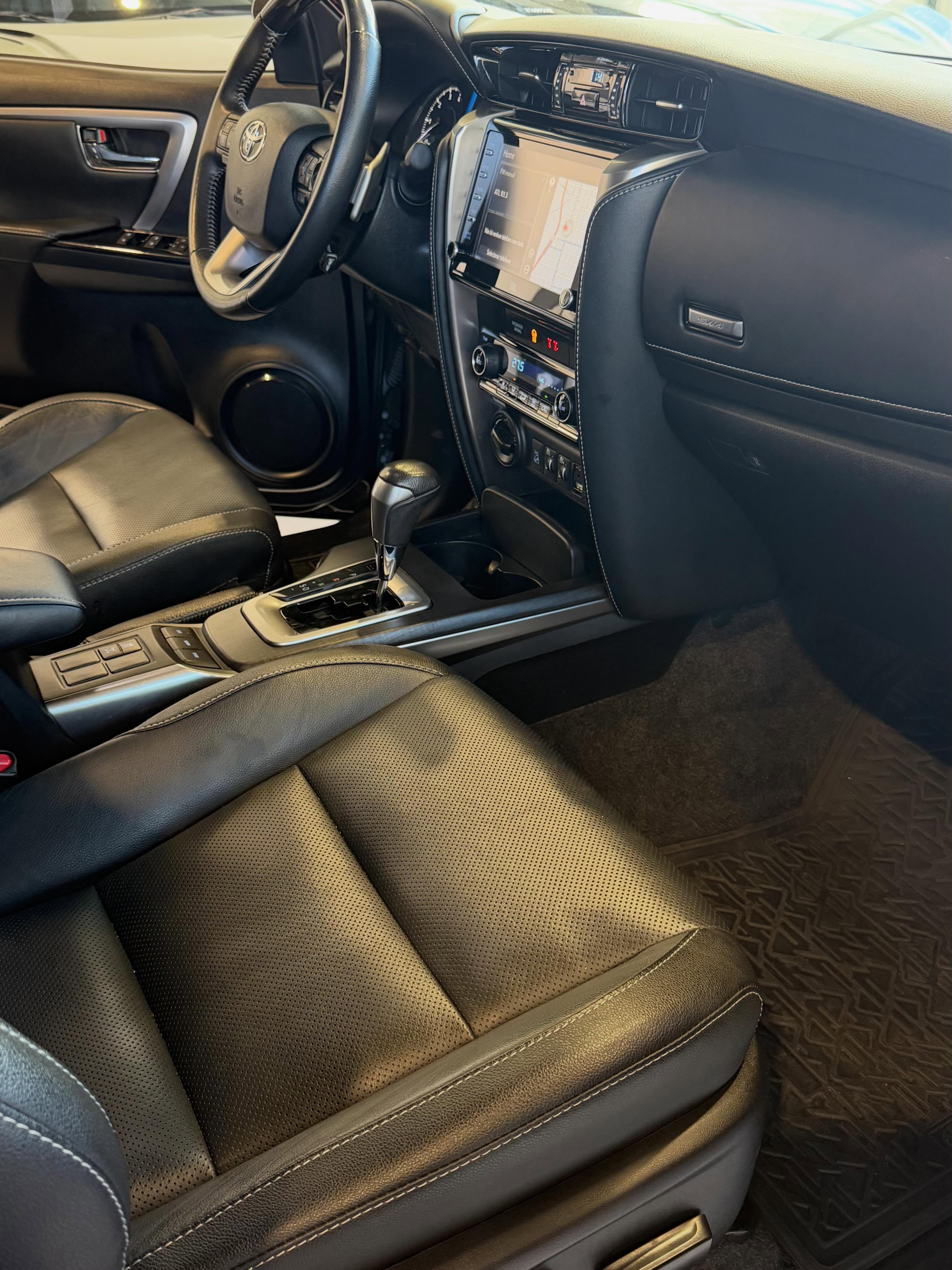 TOYOTA HILUX SW4 SRX - Imagem 6
