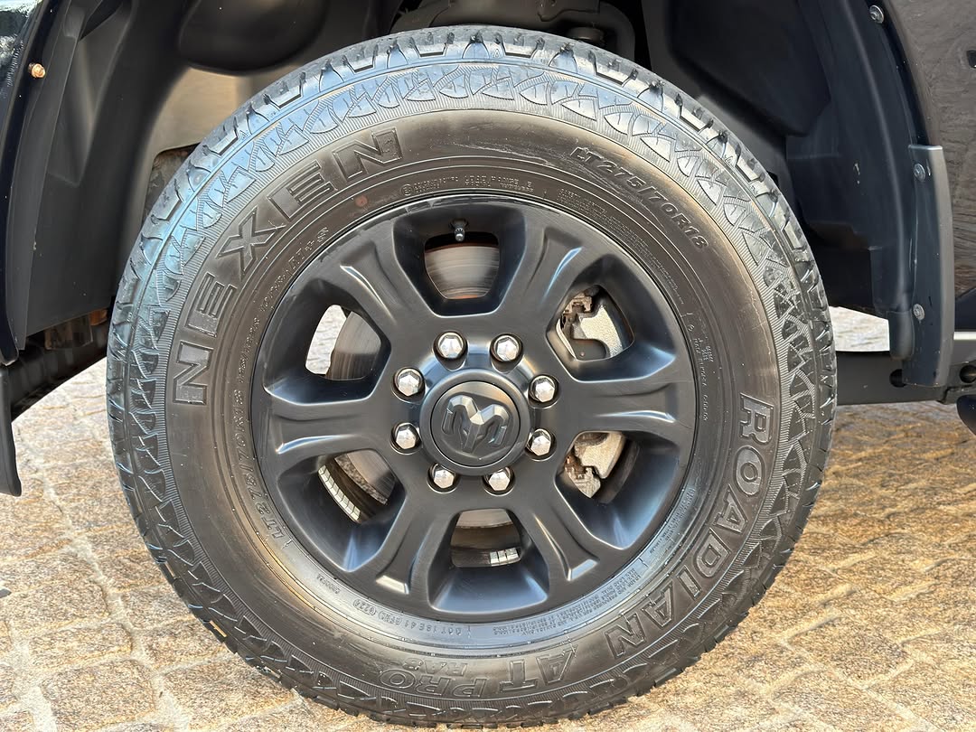 RAM 2500 NIGHT EDITION - Imagem 13