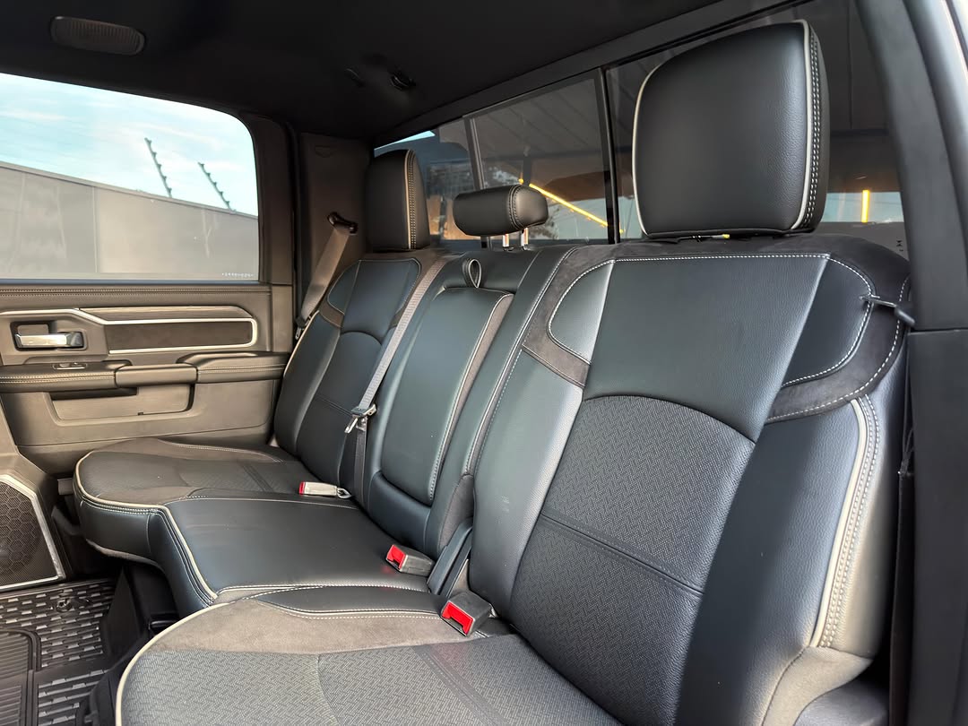 RAM 2500 NIGHT EDITION - Imagem 8