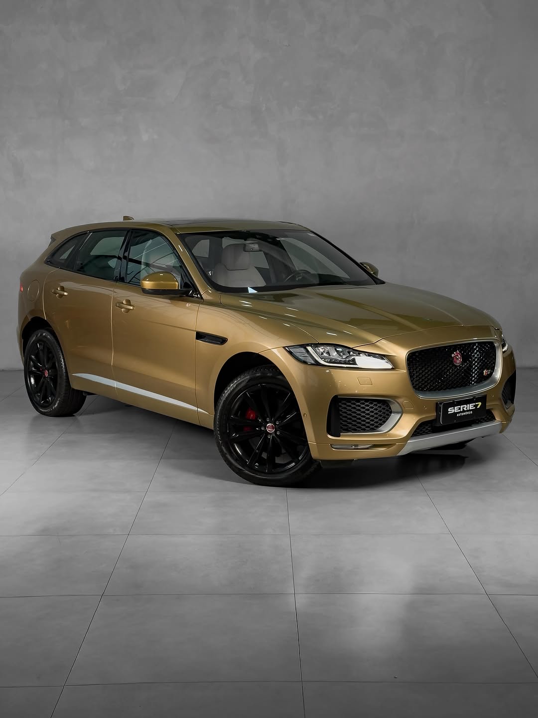 JAGUAR F-PACE FIRST EDITION - Imagem 17