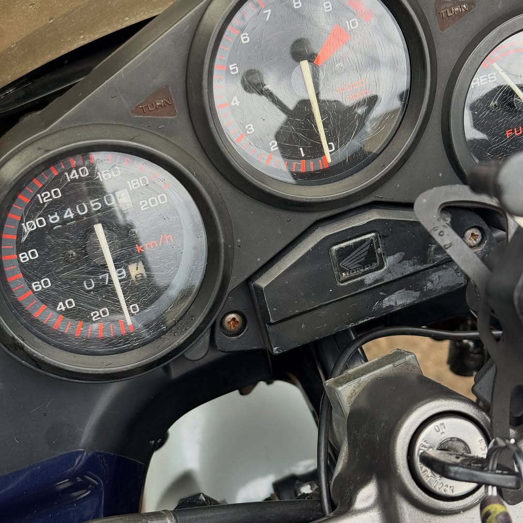 HONDA CBR 450 SR - Imagem 6