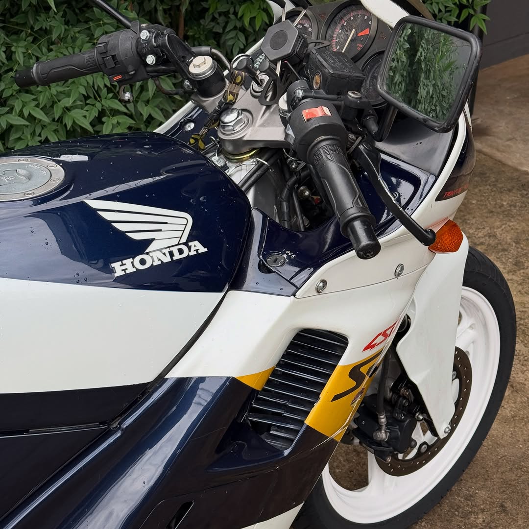 HONDA CBR 450 SR - Imagem 8