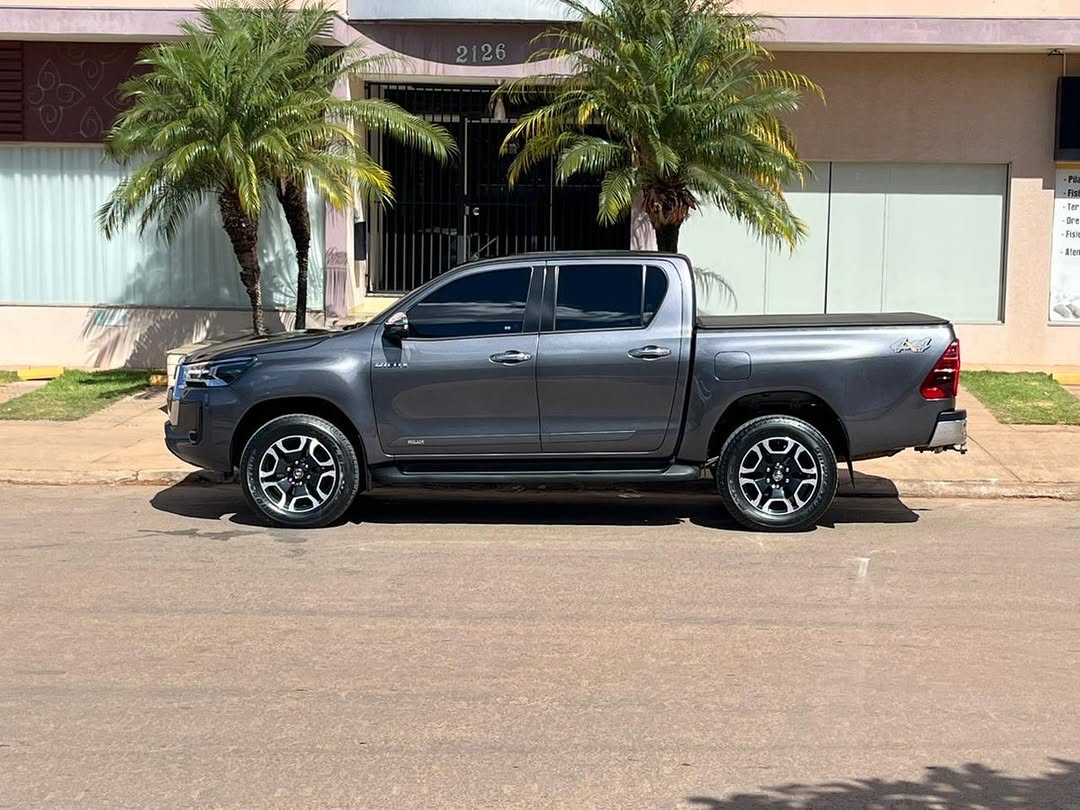 TOYOTA HILUX SRV 2.8 TURBO DIESEL 4X4 AUTOMÁTICO - Imagem 4