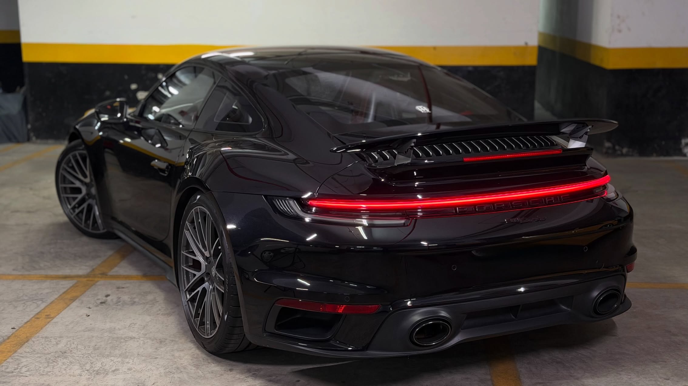 PORSCHE 911 TURBO - Imagem 5