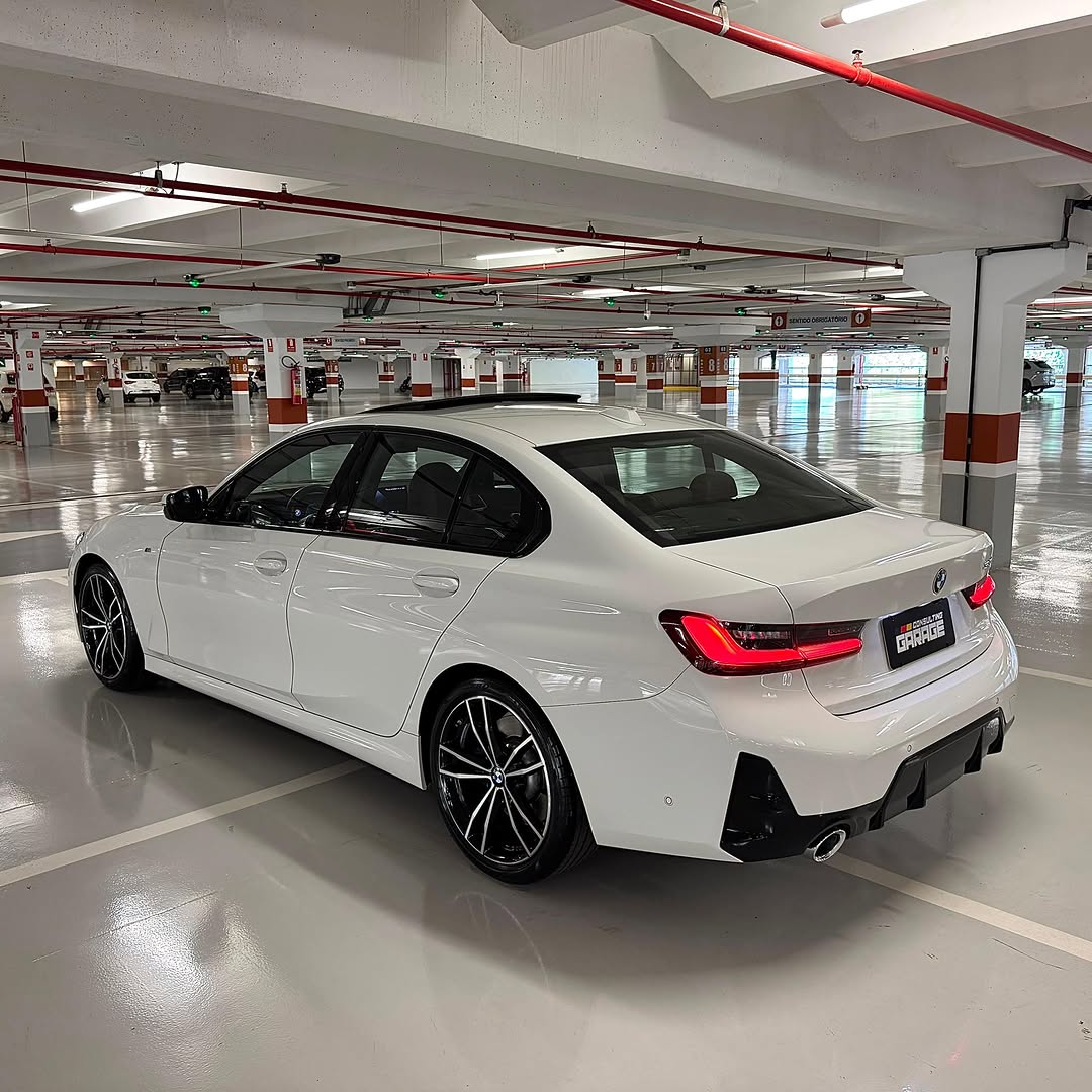 BMW 320I M SPORT - Imagem 3