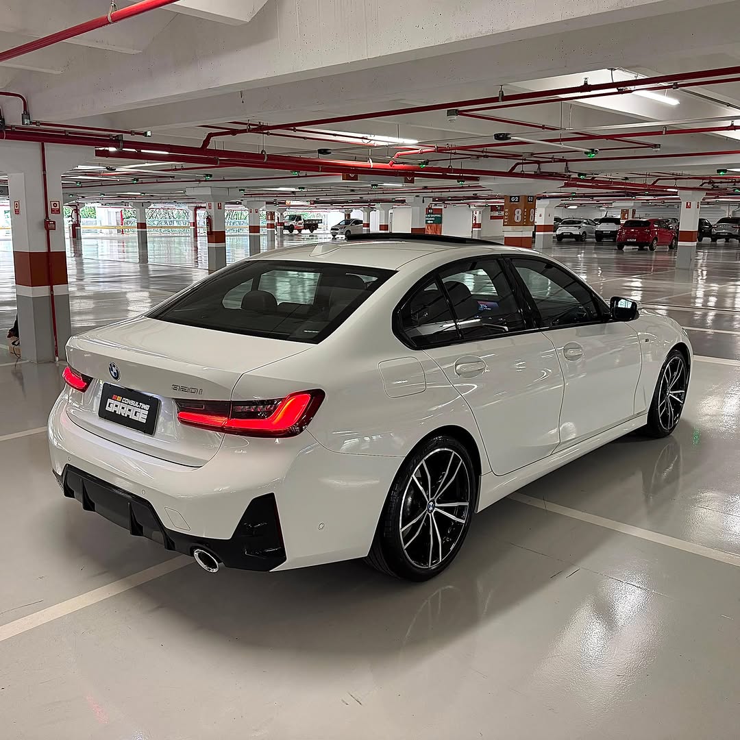 BMW 320I M SPORT - Imagem 4