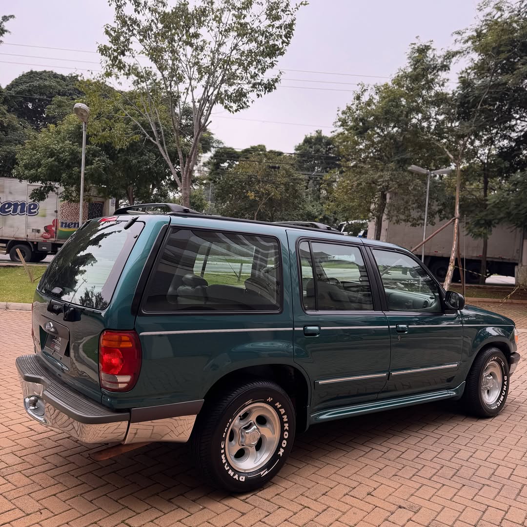 FORD EXPLORER XLT 4X4 - Imagem 4