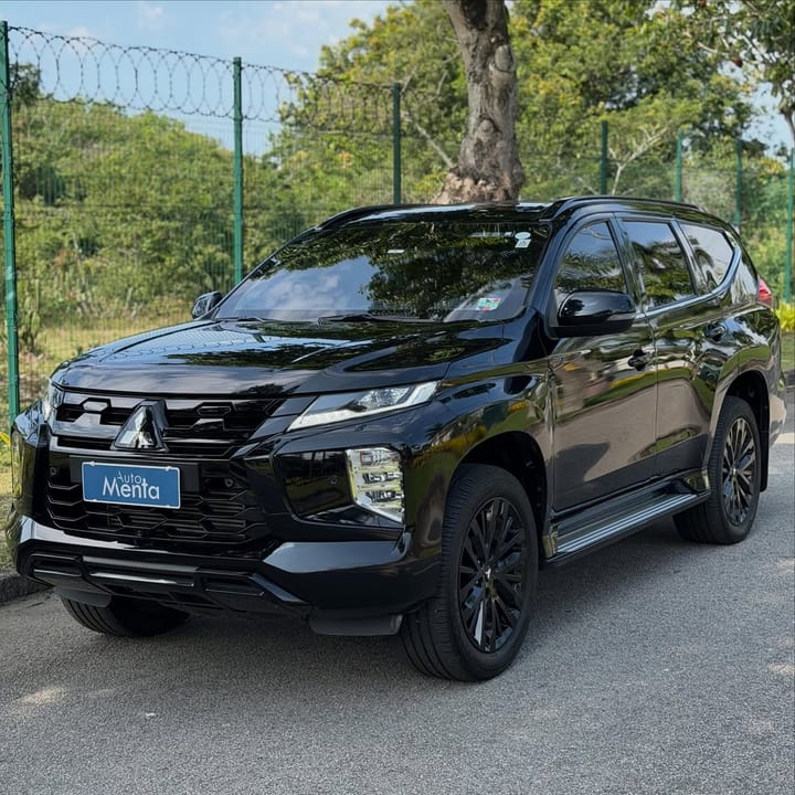 MITSUBISHI PAJERO SPORT LEGEND BLACK