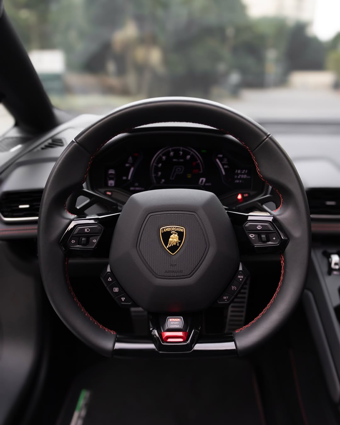 LAMBORGHINI HURACAN EVO SPYDER - Imagem 12