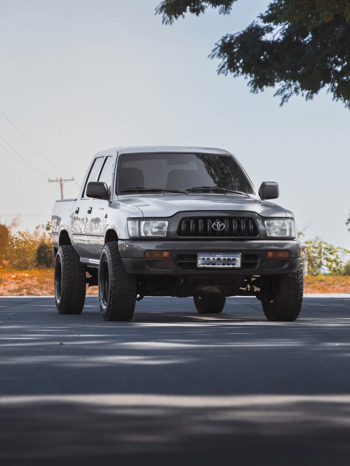 TOYOTA HILUX DX