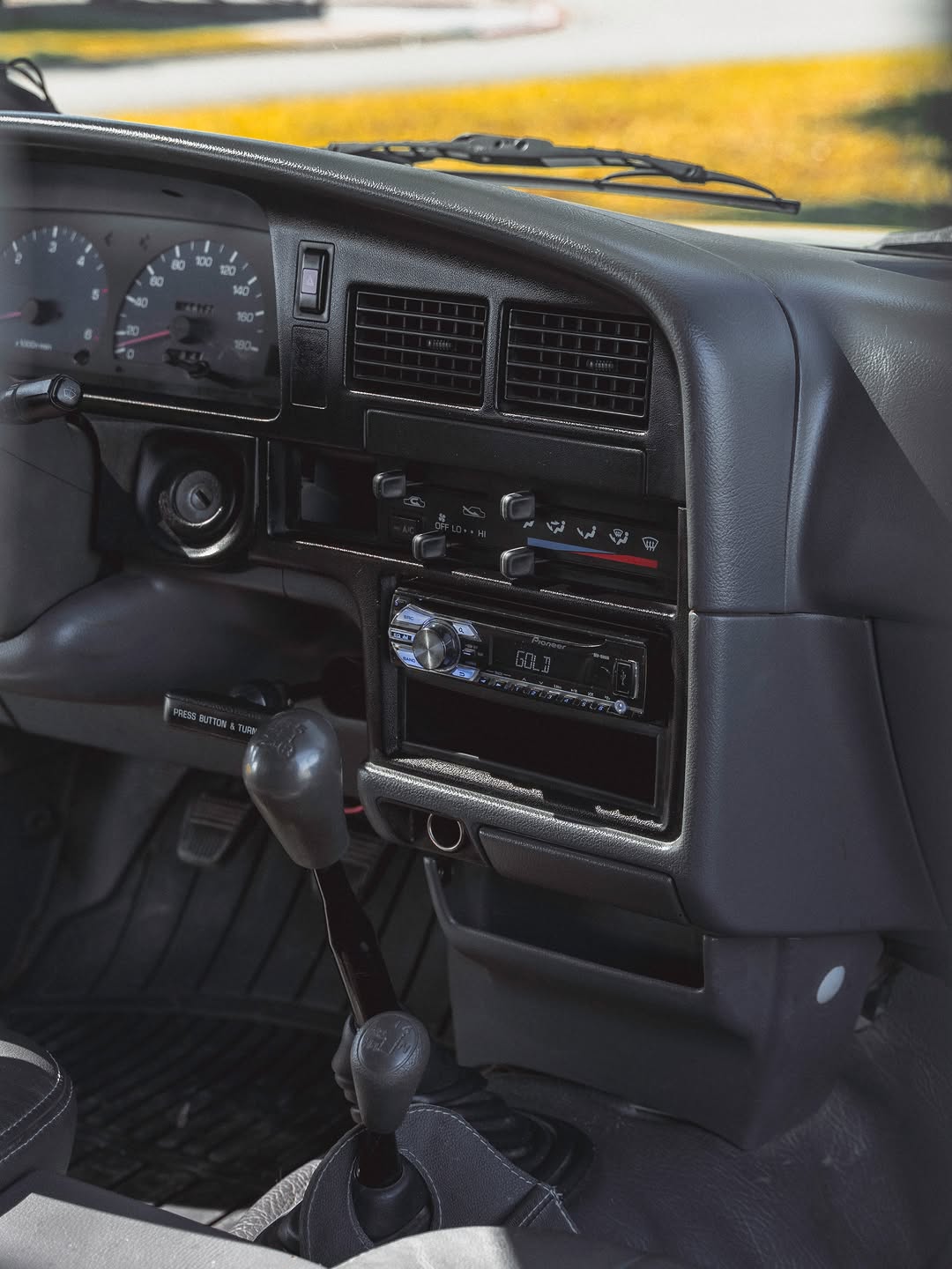 TOYOTA HILUX DX - Imagem 12