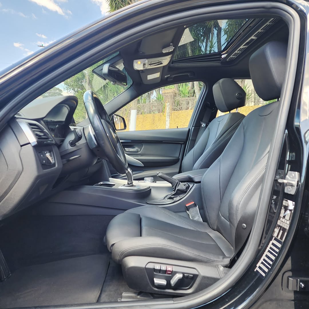 BMW 320I M SPORT - Imagem 9