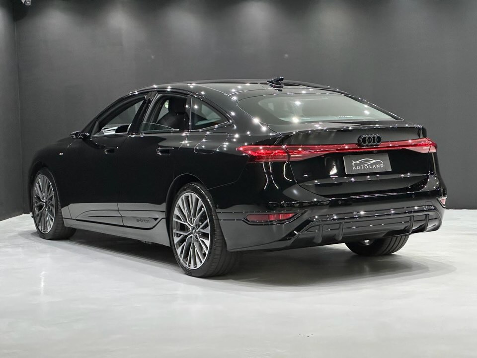 AUDI A6 E-TRON PERFORMANCE BLACK - Imagem 4