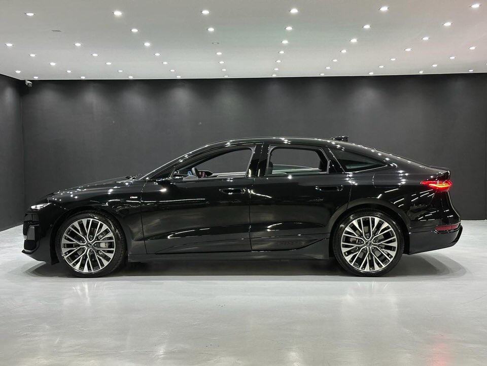 AUDI A6 E-TRON PERFORMANCE BLACK - Imagem 8