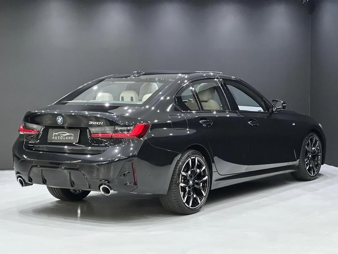 BMW 320I M SPORT - Imagem 4