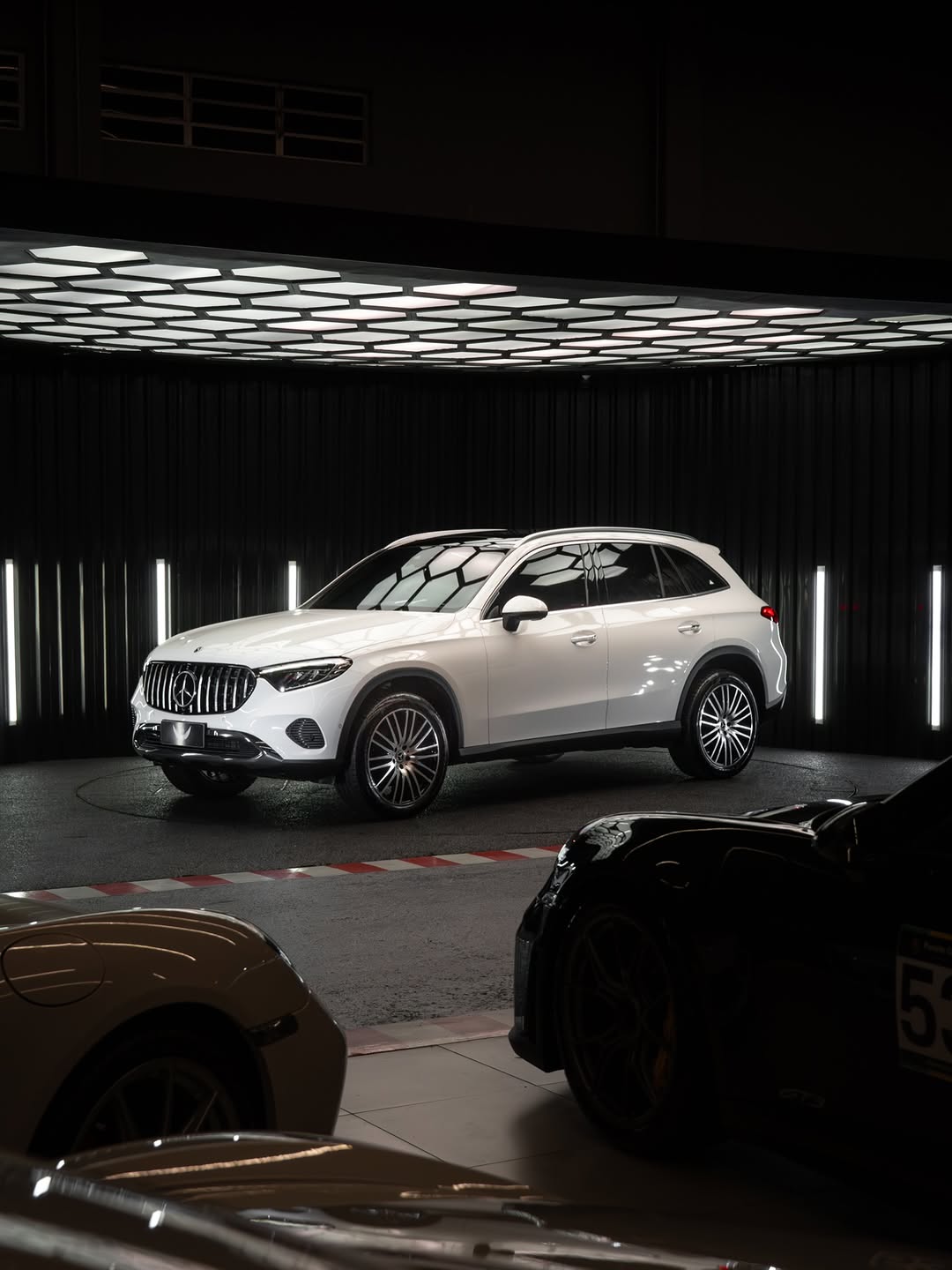 MERCEDES-BENZ GLC 300 - Imagem 2