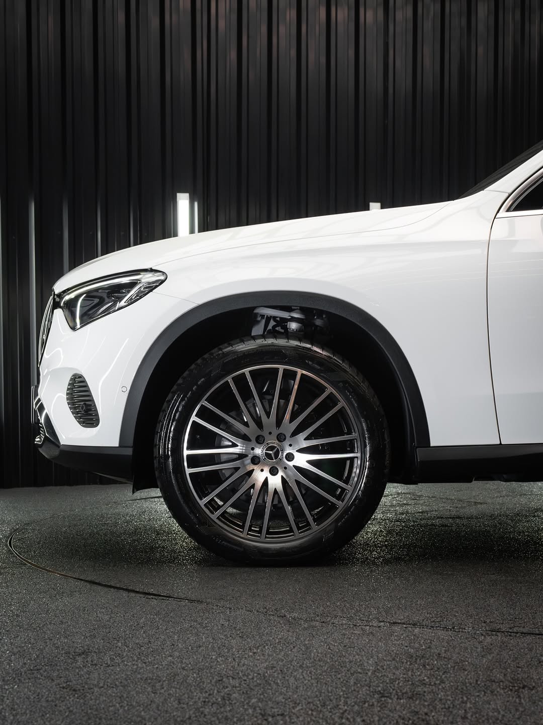 MERCEDES-BENZ GLC 300 - Imagem 12