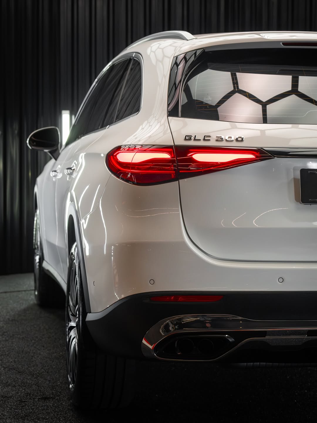 MERCEDES-BENZ GLC 300 - Imagem 16