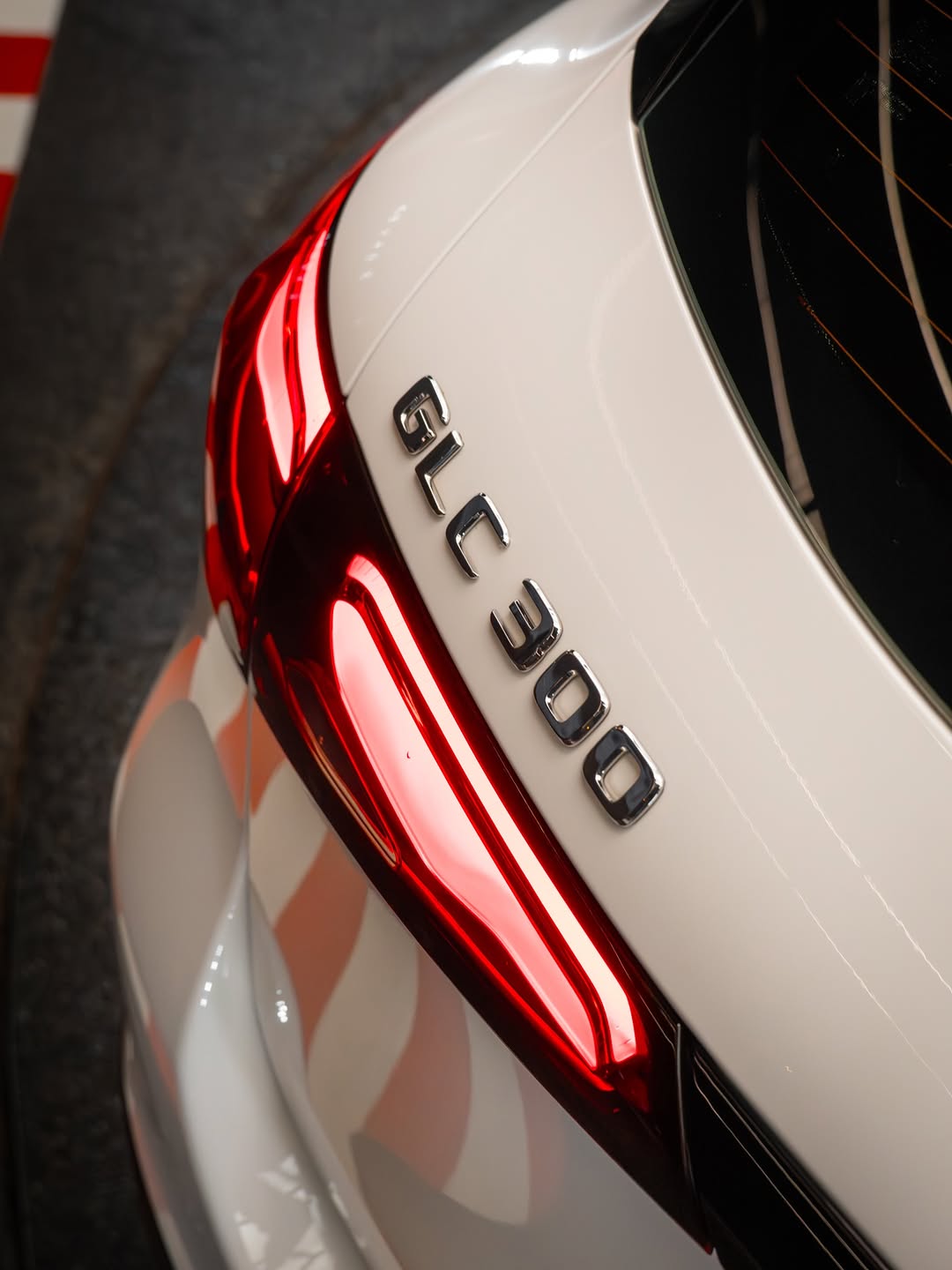 MERCEDES-BENZ GLC 300 - Imagem 18