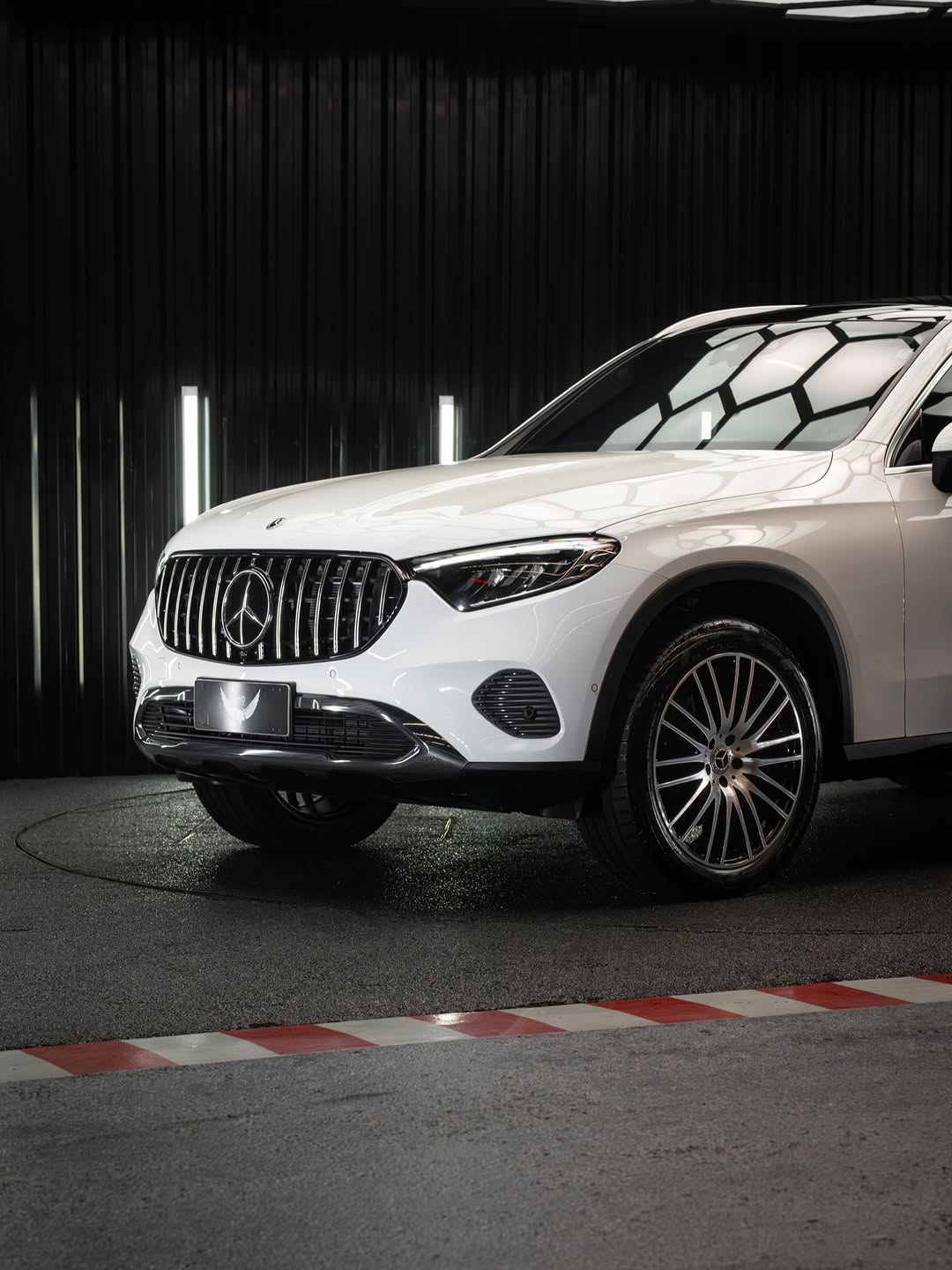 MERCEDES-BENZ GLC 300 - Imagem 4