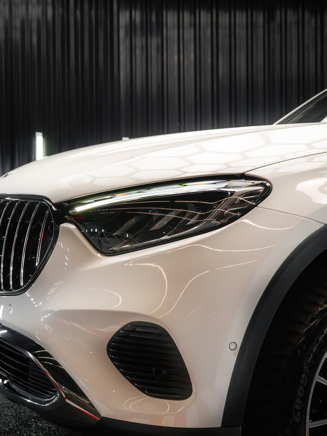 MERCEDES-BENZ GLC 300 - Imagem 8