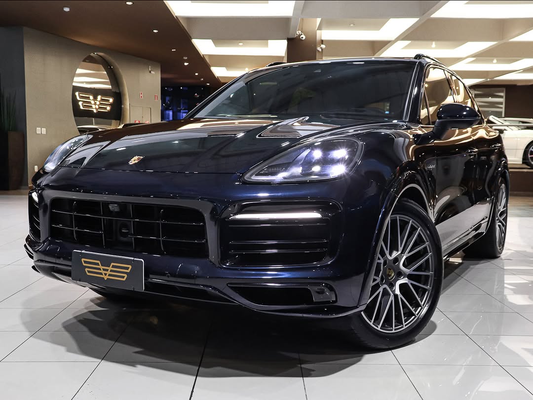 PORSCHE CAYENNE E-HYBRID PLATINUM EDITION - Imagem 1