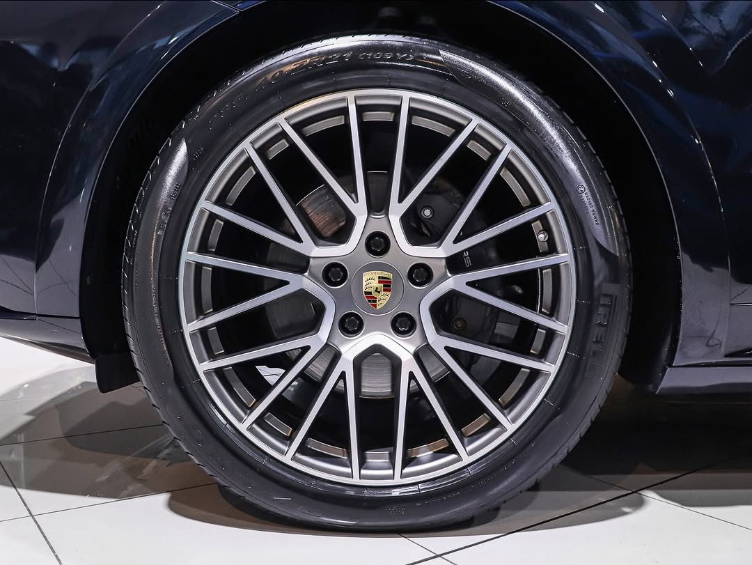 PORSCHE CAYENNE E-HYBRID PLATINUM EDITION - Imagem 5