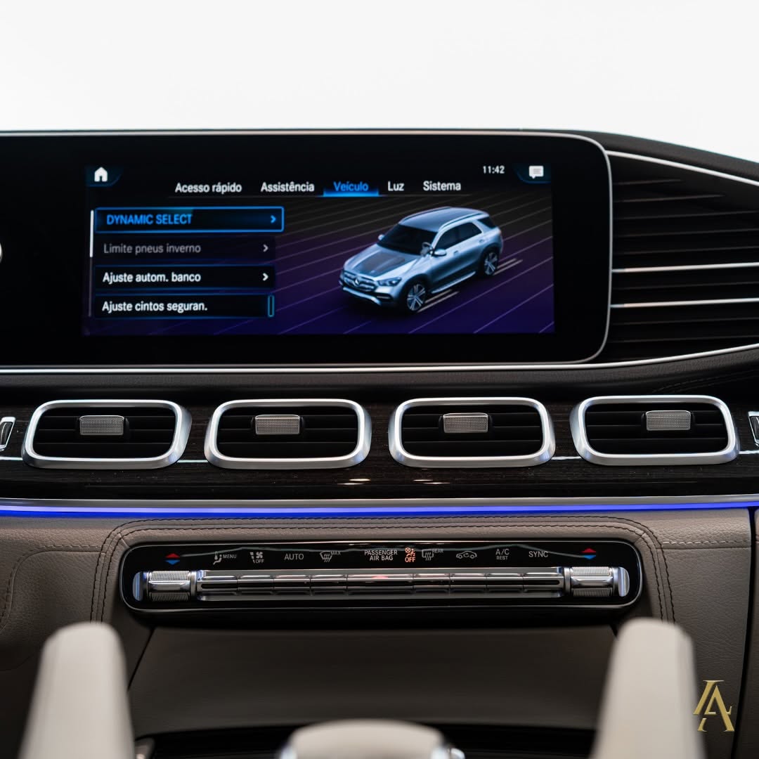 MERCEDES-BENZ GLE 400D - Imagem 17