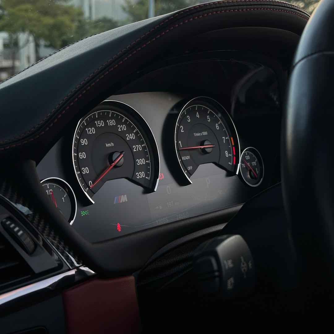 BMW M4 CONVERSÍVEL - Imagem 9