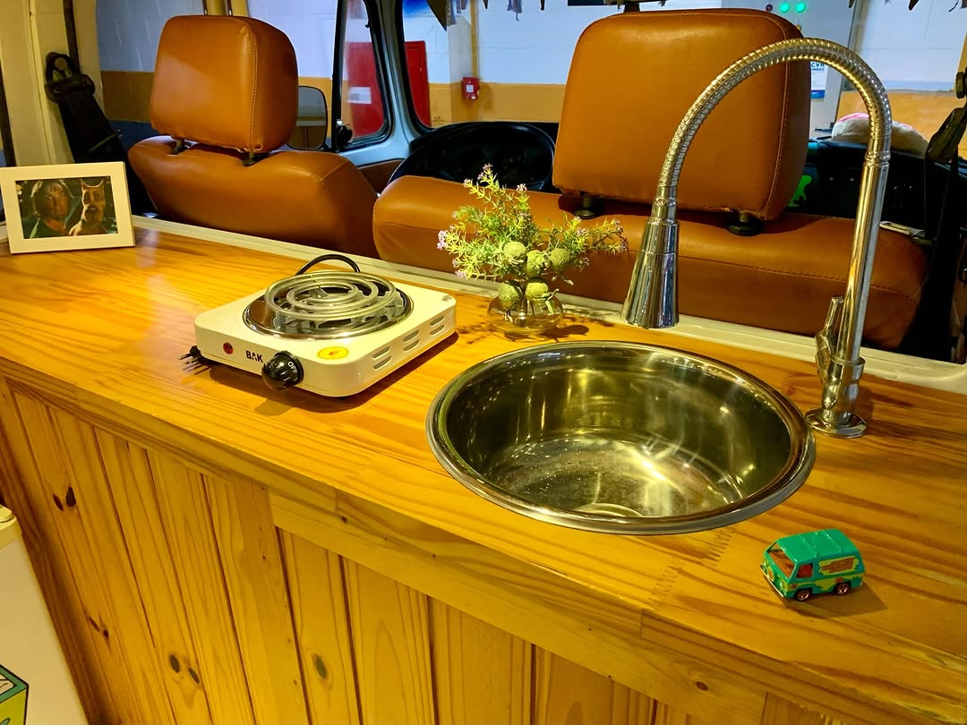VOLKSWAGEN KOMBI SCOOBY DOO MOTORHOME - Imagem 11