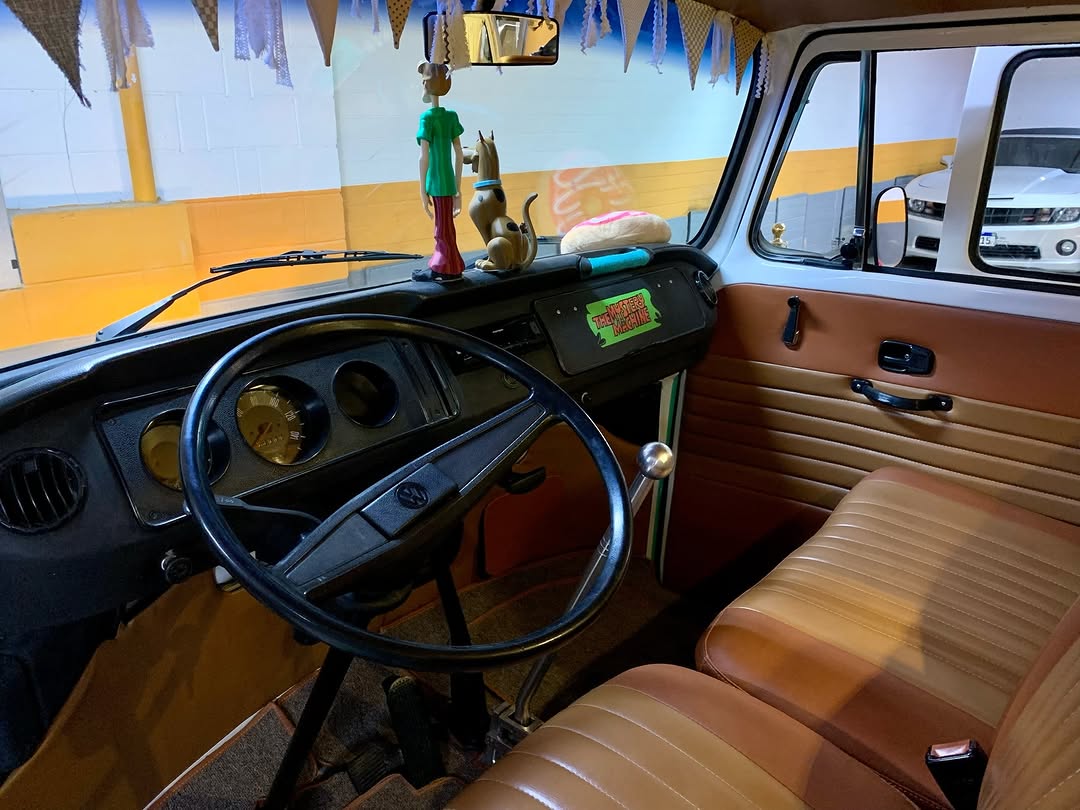 VOLKSWAGEN KOMBI SCOOBY DOO MOTORHOME - Imagem 7