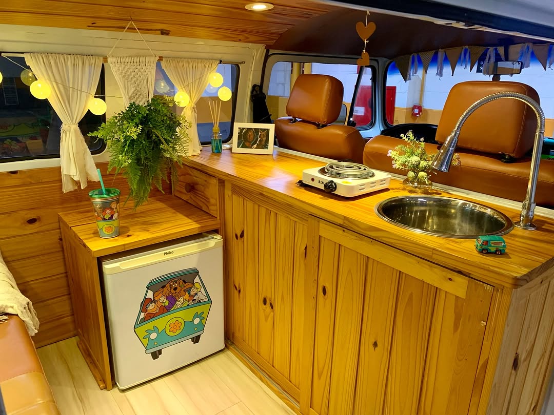 VOLKSWAGEN KOMBI SCOOBY DOO MOTORHOME - Imagem 10
