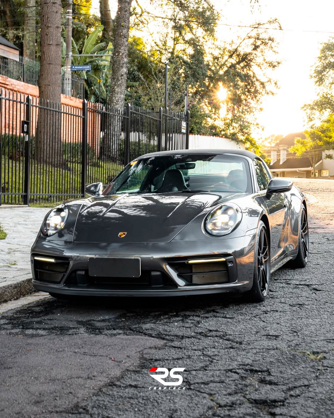 PORSCHE 911 TARGA 4 GTS - Imagem 1