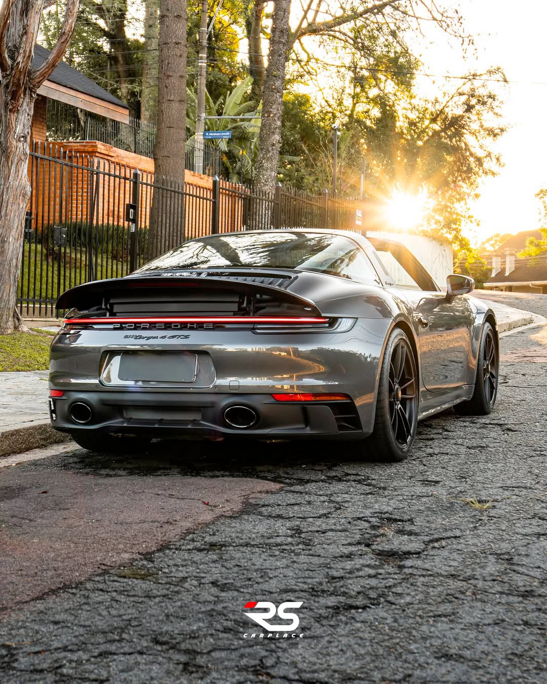 PORSCHE 911 TARGA 4 GTS - Imagem 2