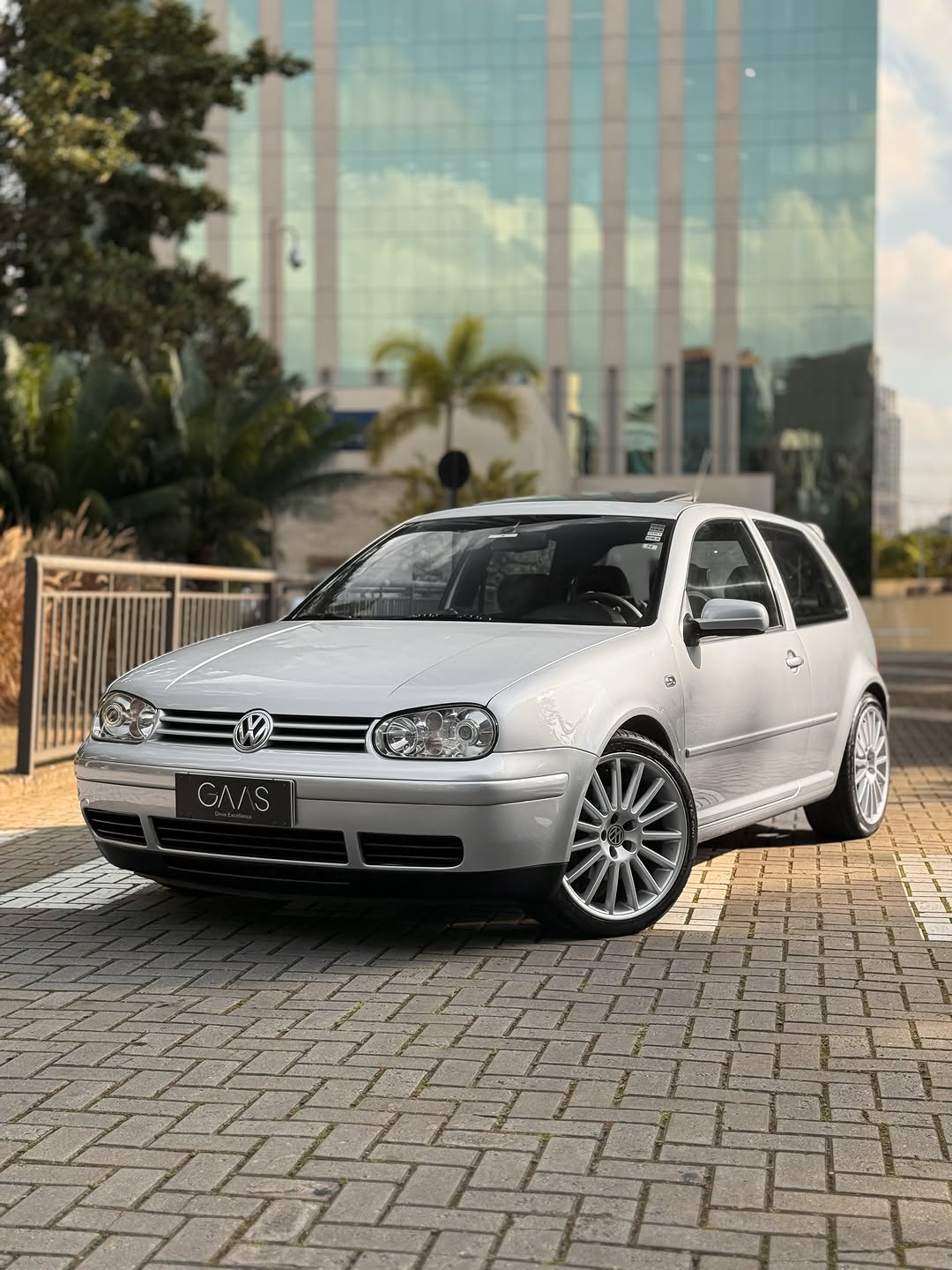 VOLKSWAGEN GOLF GTI - Imagem 1