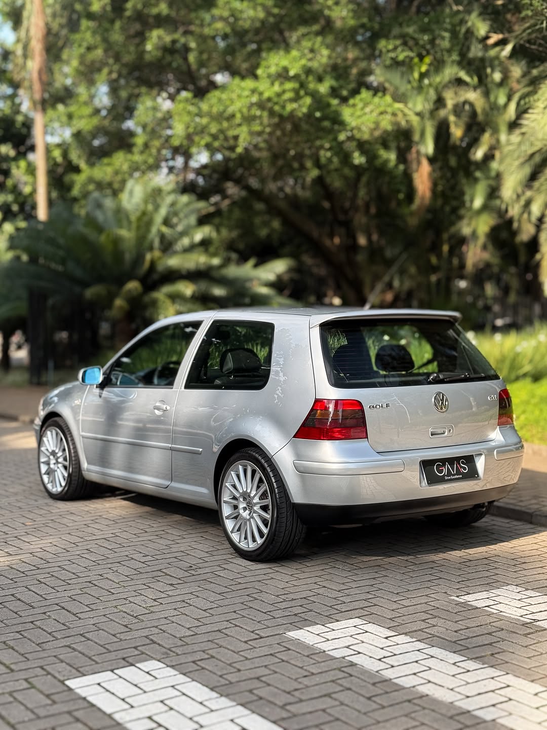 VOLKSWAGEN GOLF GTI - Imagem 6
