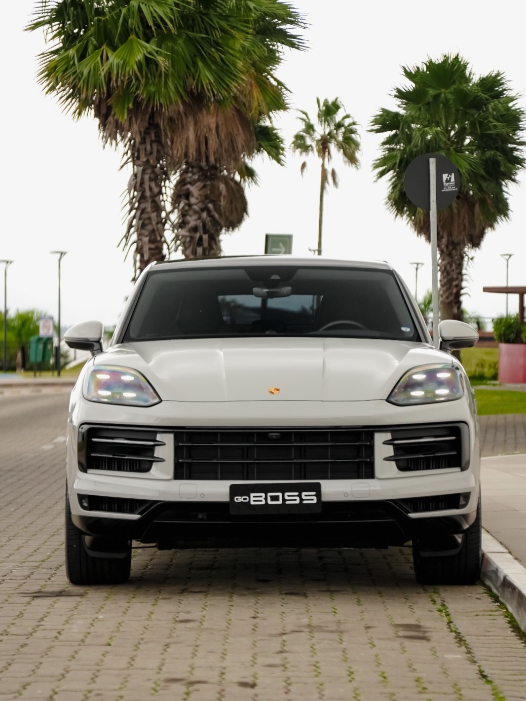 PORSCHE CAYENNE COUPÉ E-HYBRID - Imagem 2