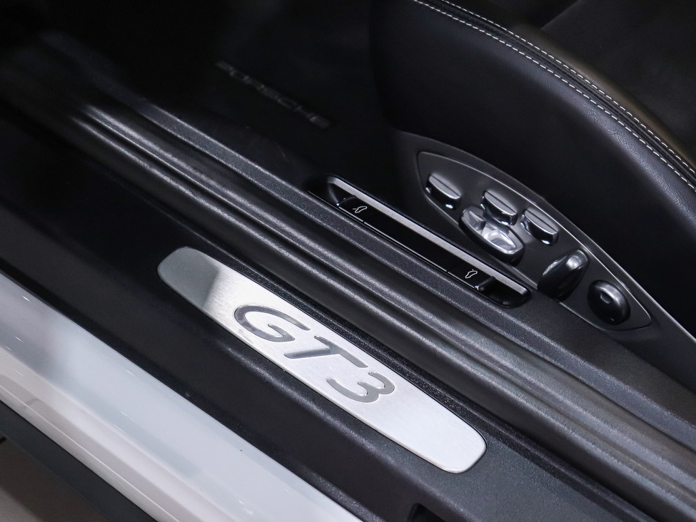 PORSCHE 911 GT3 (991.1) - Imagem 14