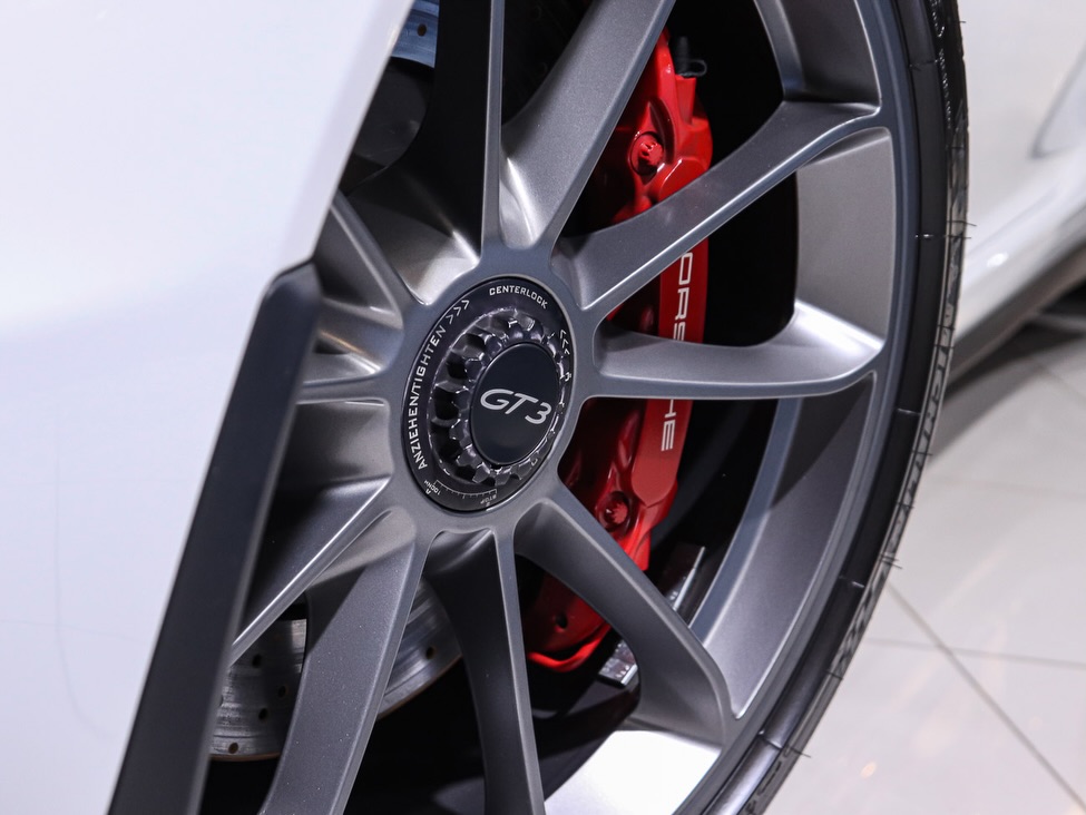 PORSCHE 911 GT3 (991.1) - Imagem 16