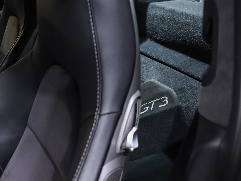 PORSCHE 911 GT3 (991.1) - Imagem 8